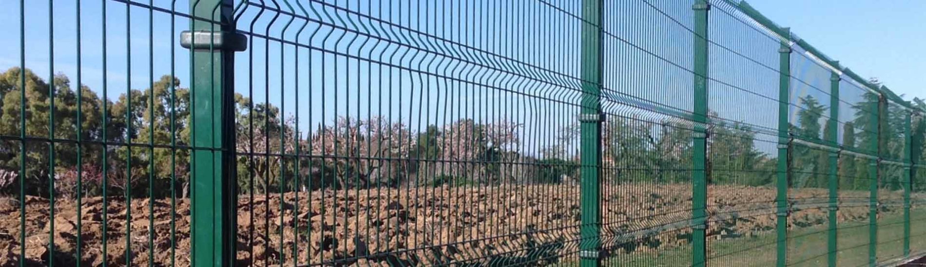 Vallas perimetrales metálicas y cerramientos para jardines en Madrid