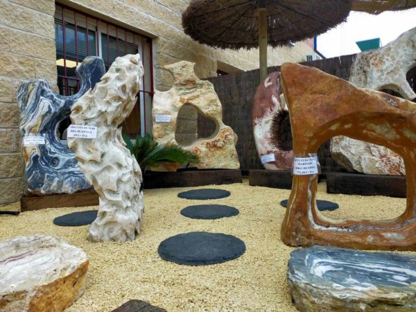 Imagen de esculturas de piedras natural de VAME