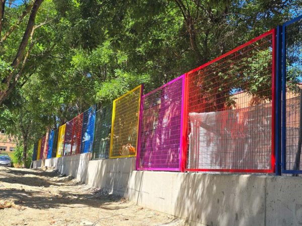 imagen de una instalación de bastidores metálicos en la Comunidad de Madrid